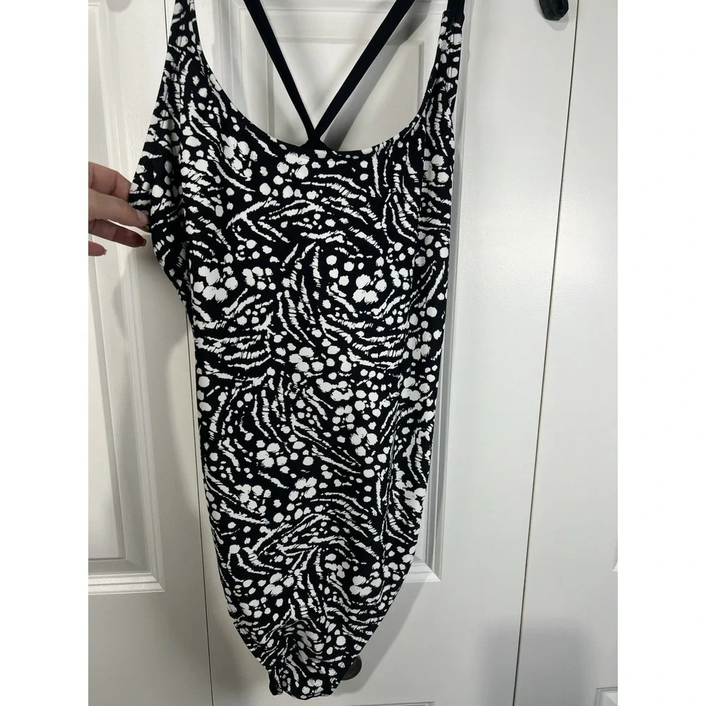 Hurley Women's One‎ Piece Swimsuit Size Large